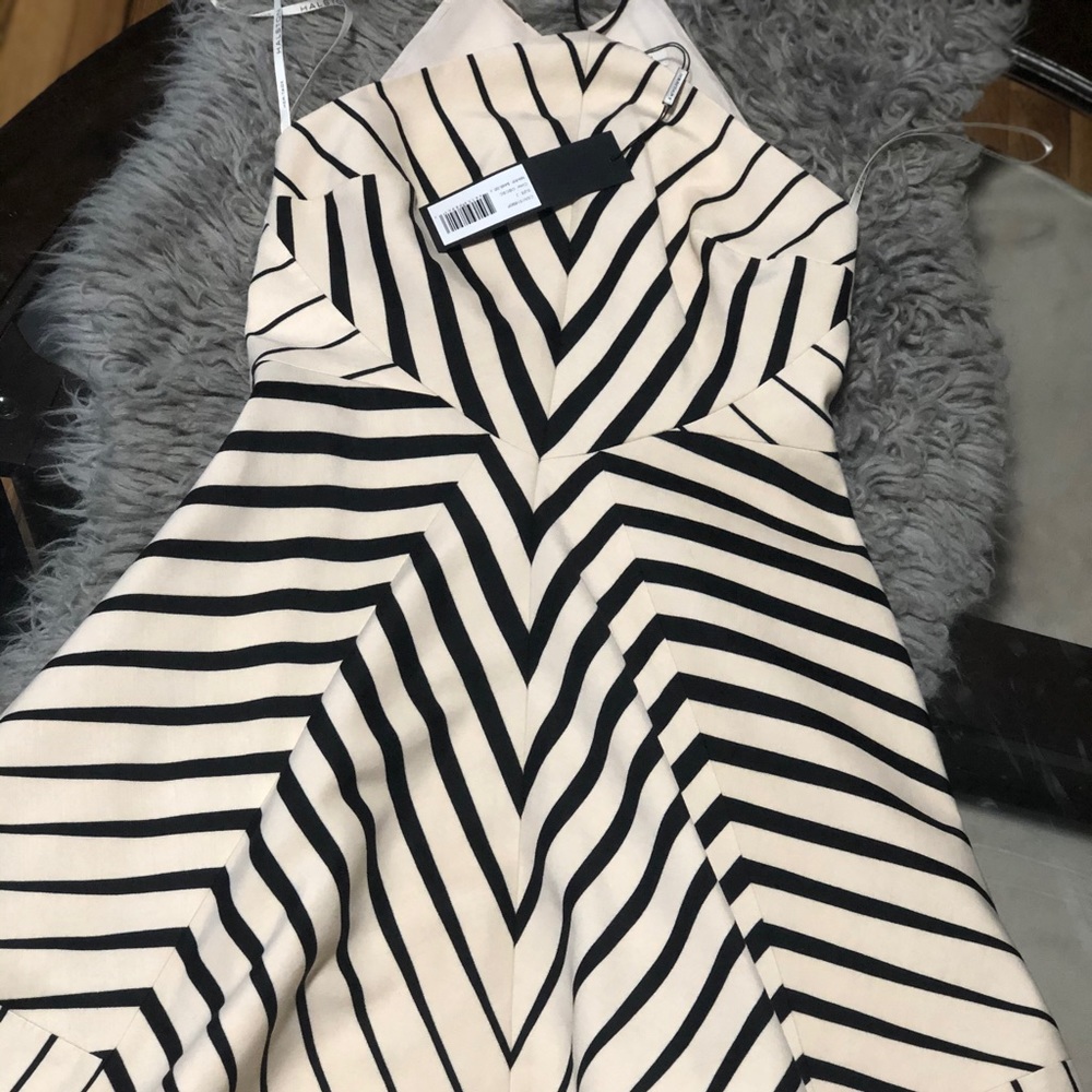 Dress - Picture 2 of 5